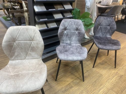 Vanda behúzott szövetes beige szék
